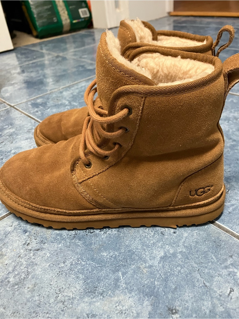 UGG womens Chestnut Suede Lace-Up Boot with Shearling